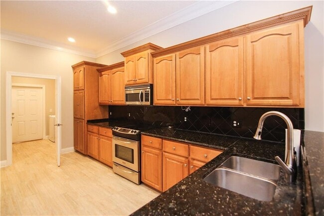 Photo - 130 Montrose