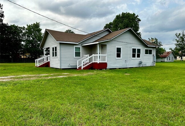 Photo - 318 Melton St