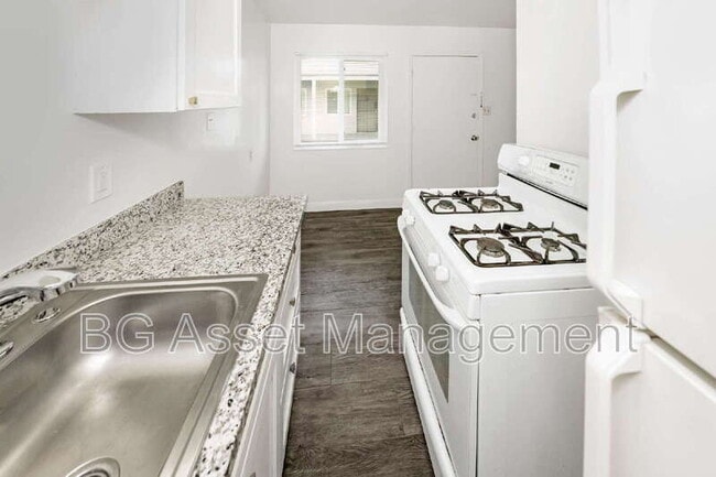 Photo - 1875 Powell St Unit 3