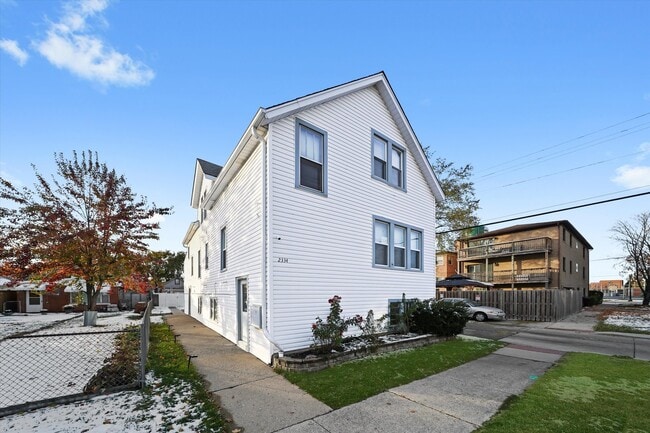 Building Photo - 2334 N 74th Ave Unit 2