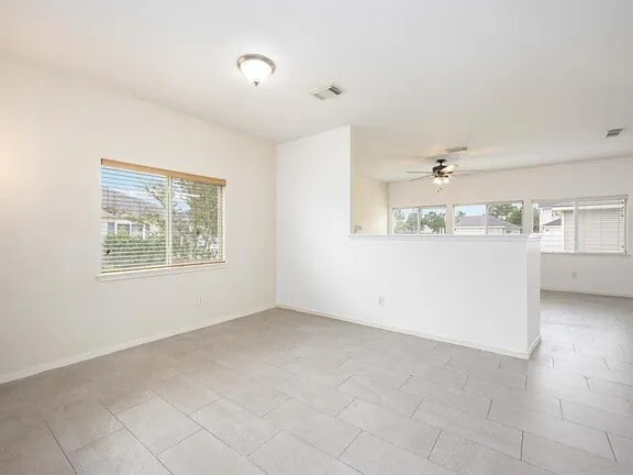 Photo - 20827 Settlers Lake Cir N