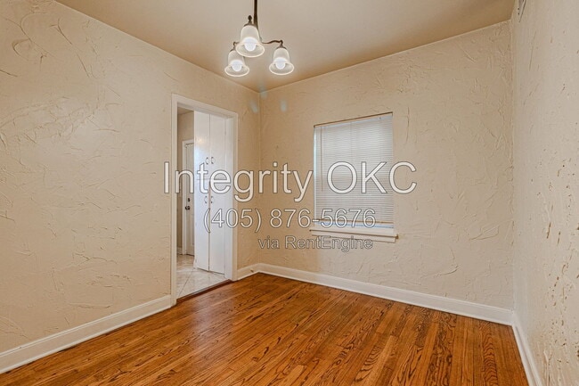 Photo - 1824 Carey Pl
