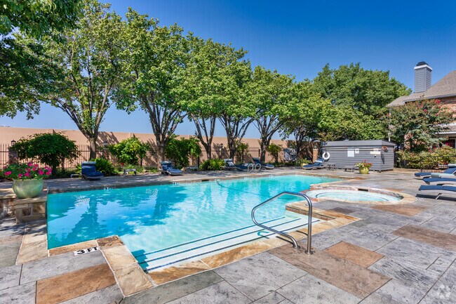 Pool - Avalon Villas