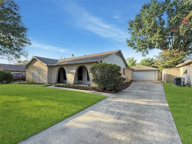 Building Photo - 9907 Windriver Dr Rental