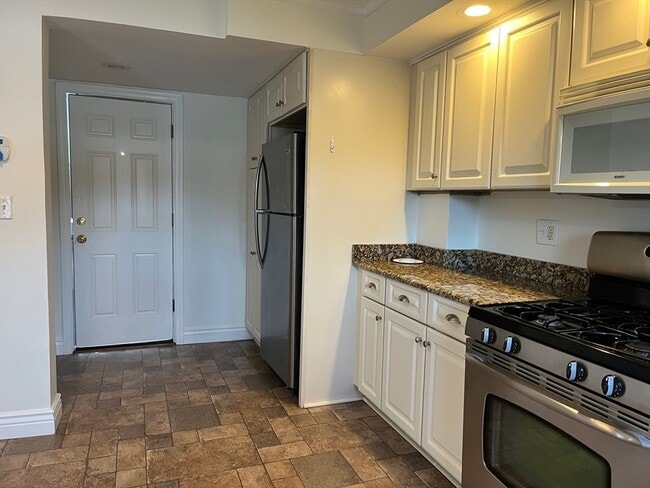 Photo - 27 Pleasant St Unit 1