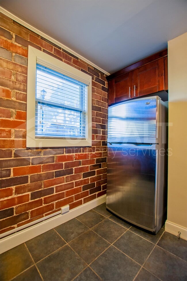 Photo - 626 Irwin St NE Unidad 4