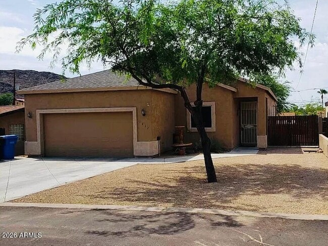 Building Photo - 1417 E Lupine Ave