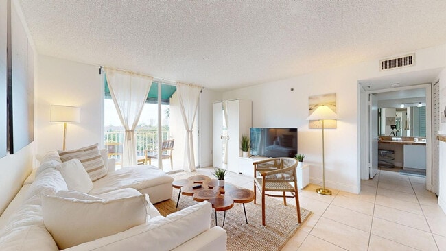 Photo - 19701 E Country Club Dr Unit FL6-ID1022308P