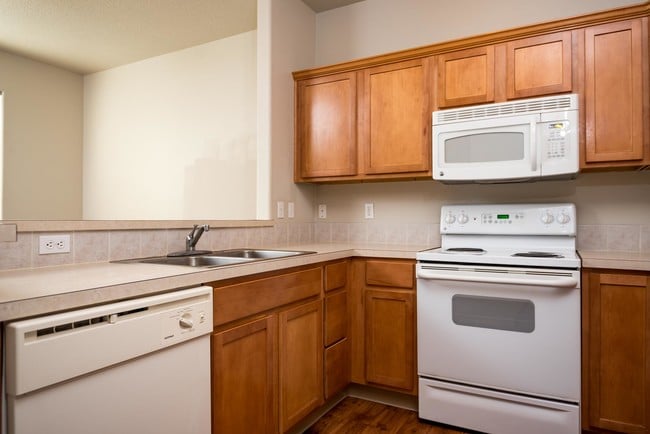 Marketplace | Townhome Kitchen - Fairview Village Homes