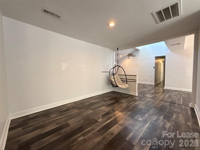 Photo - 6814 Pence Rd