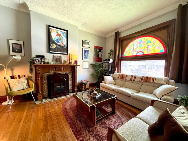 Photo - 2 Bed - 35-37 West Ave S