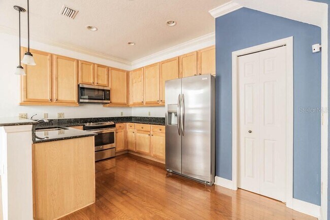 Photo - 109 S Packwood Ave