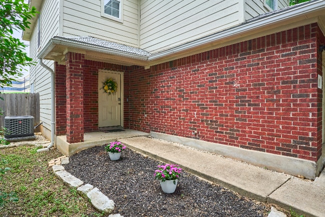 Photo - 1582 Parkfield Cir