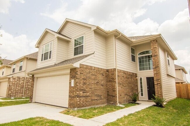 Photo - 18635 Medway River Trl