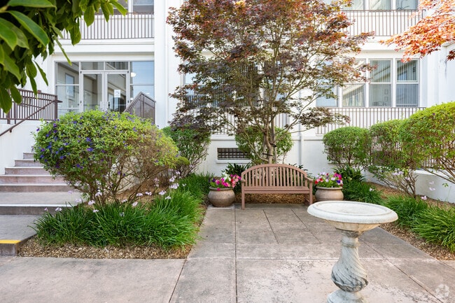 Building 420 - Courtyard