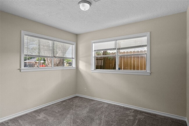 Photo - 1909 16th Ave N