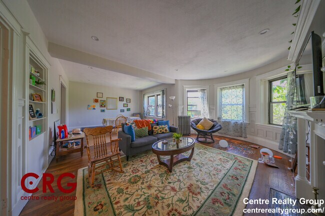 Building Photo - 1855 Beacon St Unit #2 Rental