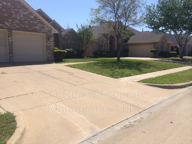 214 E Lynn Creek Dr