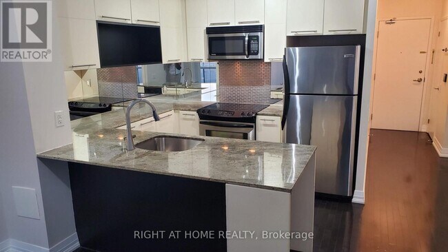 Photo - 25 Carlton St. Unit 2806