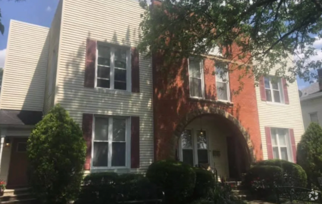 Building Photo - 38 N Washington St Rental