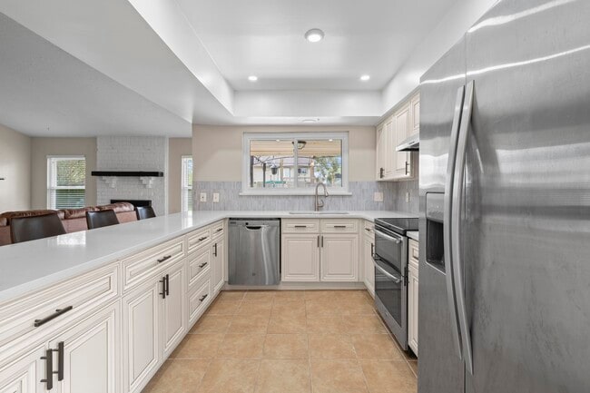 Photo - 304 Old Course Dr