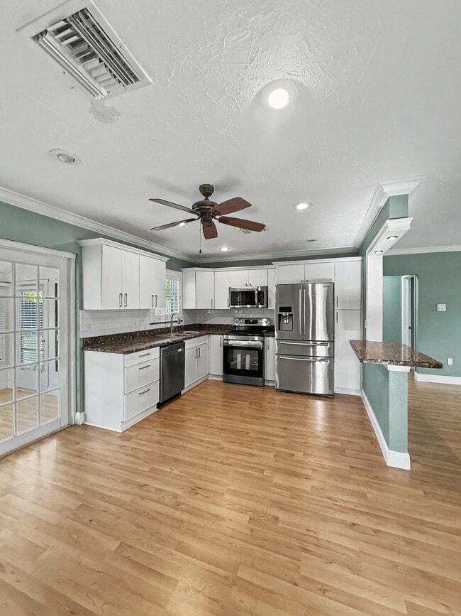 150 SE 5th Ct