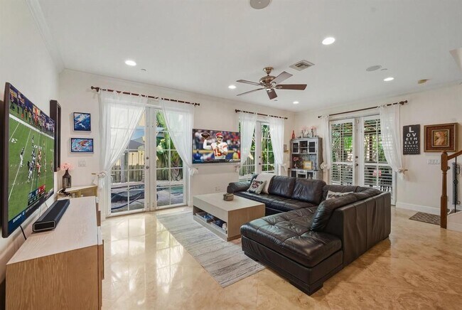 Photo - 1709 NE 8th St