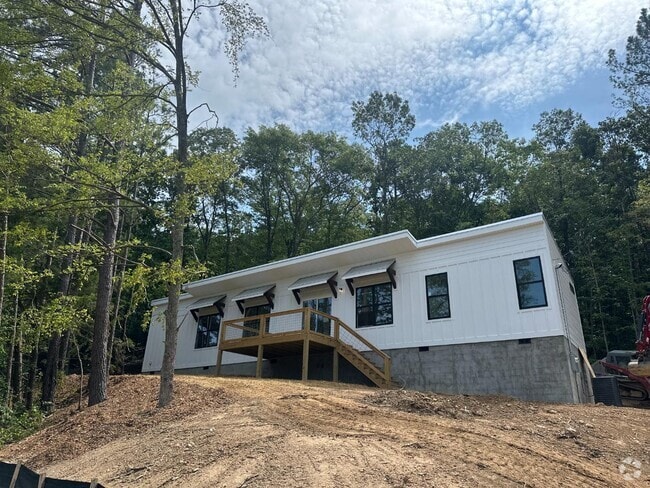 Building Photo - 1071 Long Hollow Rd Rental