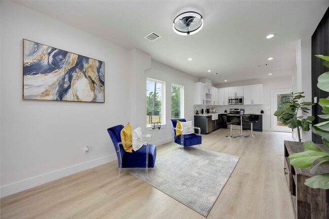 Photo - 2112 Des Chaumes St