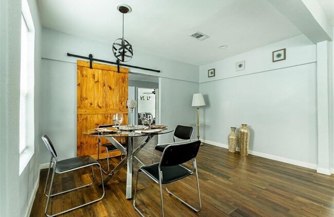 Photo - 411 Harris Ave