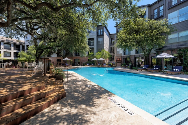 Building Photo - Muse at SoCo Rental