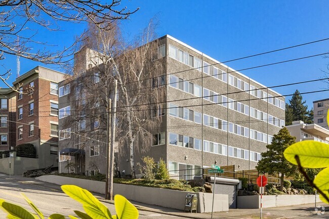 Building Photo - Spacious 2BR on Queen Anne with skyline an... Unit 301 Rental
