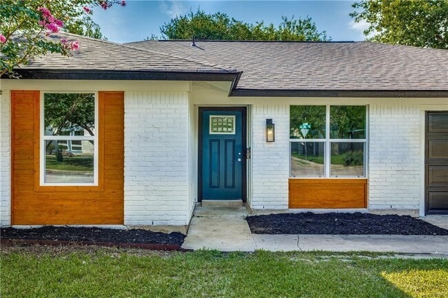 Photo - 6220 Blarwood Dr
