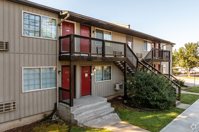 Meadowbrook Apartments