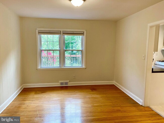 Photo - 8139 Clyde Bank Rd Townhome