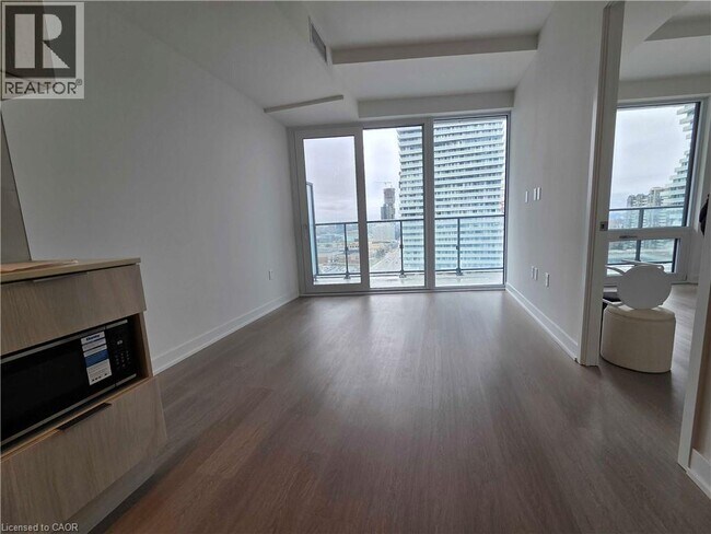 Photo - 448 Burnhamthorpe Rd W Unit 1306