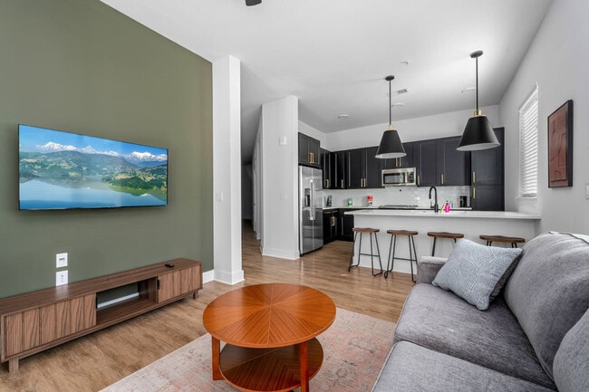 3302 W Gray St Unit SI ID1313893P