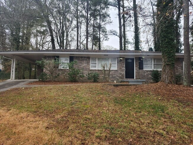 Building Photo - Charming 3BR/2BA Home with Updated Kitchen & Spacious Backyard in Atlanta!