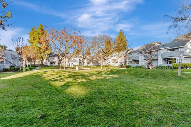 Upgraded 2 Bedroom Neighboring Willow Glen! - Upgraded 2 Bedroom Neighboring Willow Glen! Condo