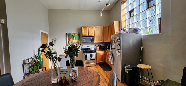 Photo - Huge loft live/work Unit 901 - 1