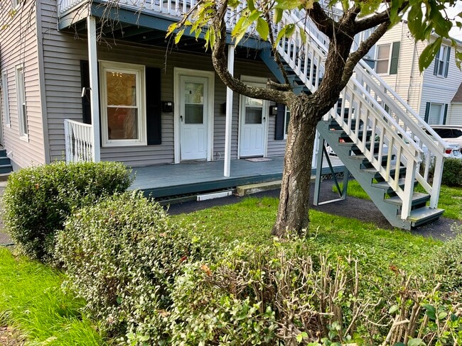 Photo - 111 Kneen St