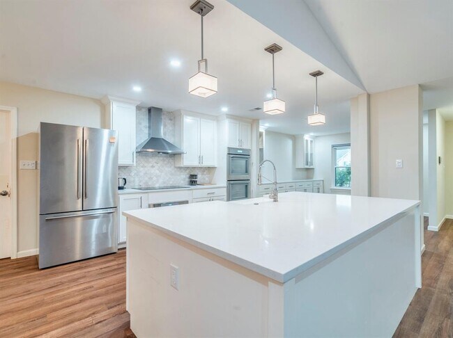 Photo - 317 Cedar Dr