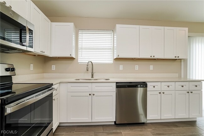Photo - 1421 NE 18th Ave