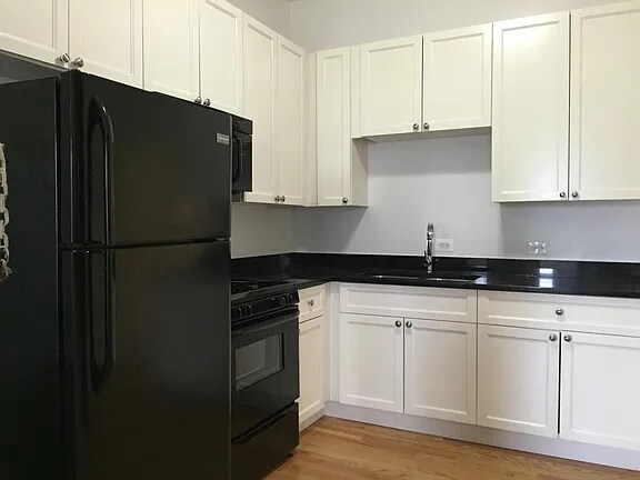 Photo - 902 W Belmont Ave Unit 3