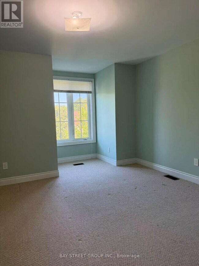 Photo - 142 Hall St