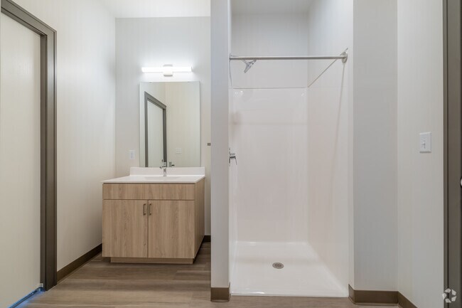 3BR, 2BA - 1107SF