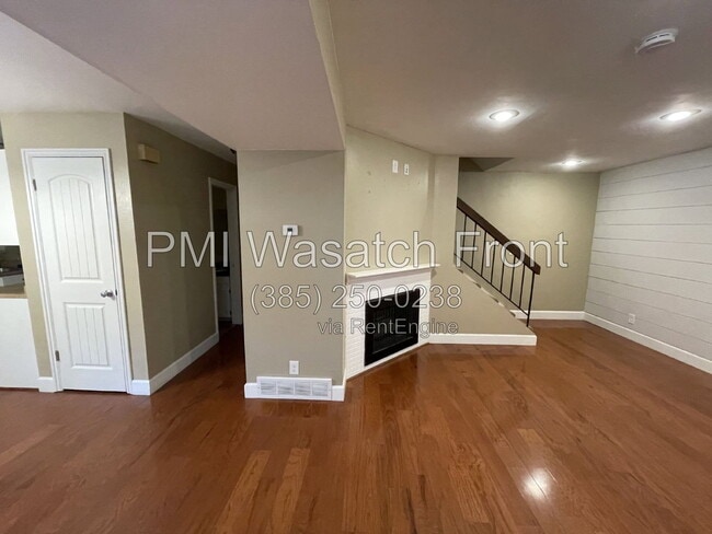 Photo - 662 E Cobblestone Ln