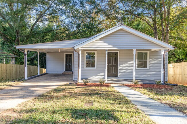 Photo - 211 Putnam St