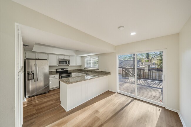 Photo - 3018 Sycamore Springs Dr