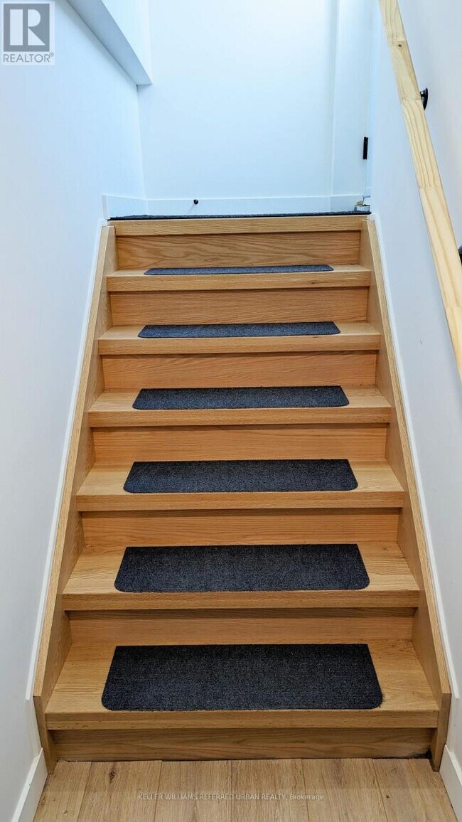 Photo - 2301 Lawrence Ave W